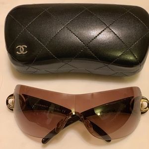 CHANEL Sunglasses